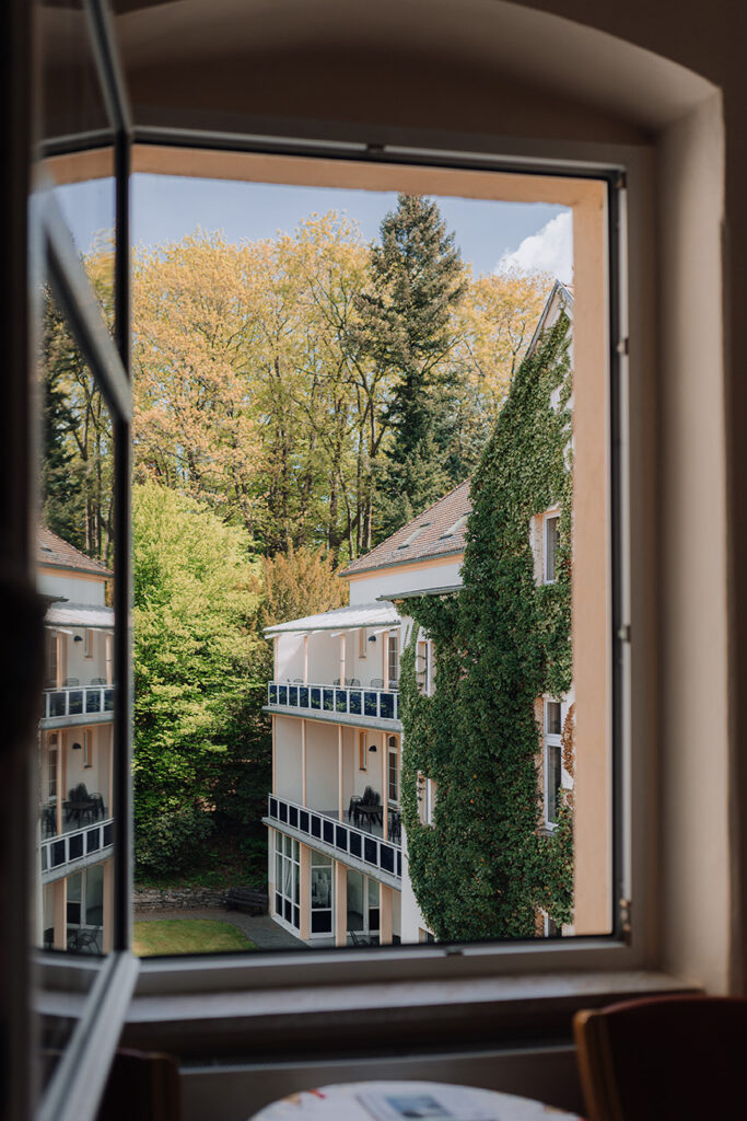 Haus Seidau 1/2 - Blick aus Fenster auf Haus Seidau 1/2