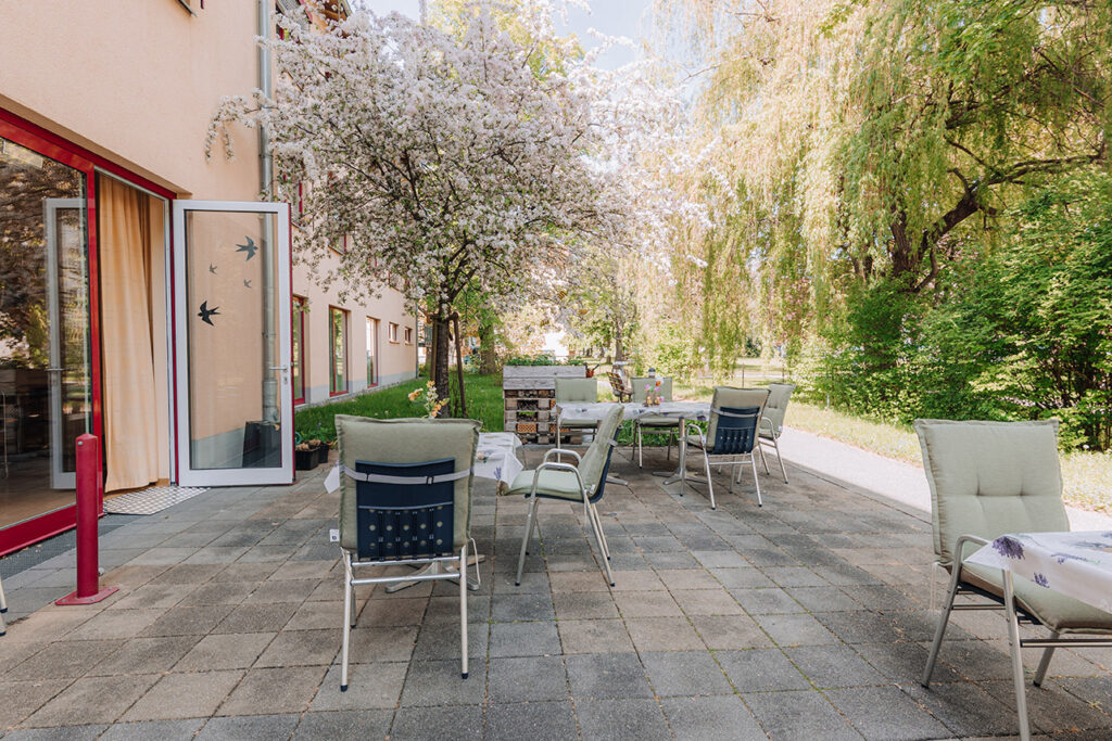 Haus Oststadt - Außenbereich mit Sitzmöglichkeiten