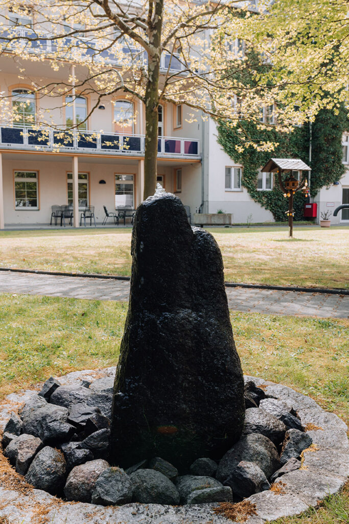 Haus Seidau 3 - Springbrunnen in der Außenanlage